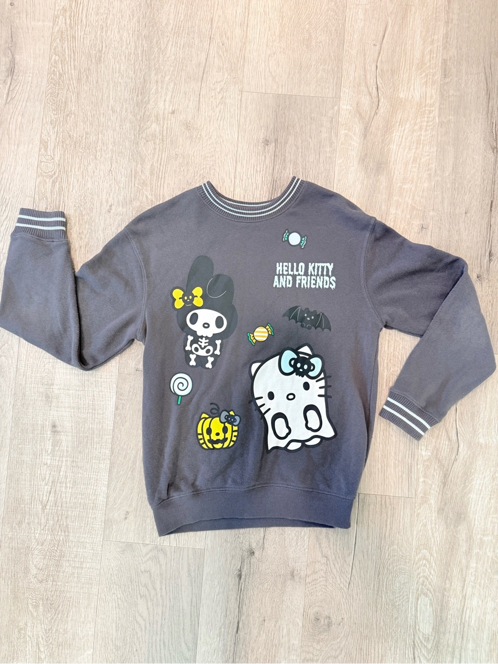 Sanrio hello kitty and friends black long sleeve sweatshirt Halloween xxl shirt